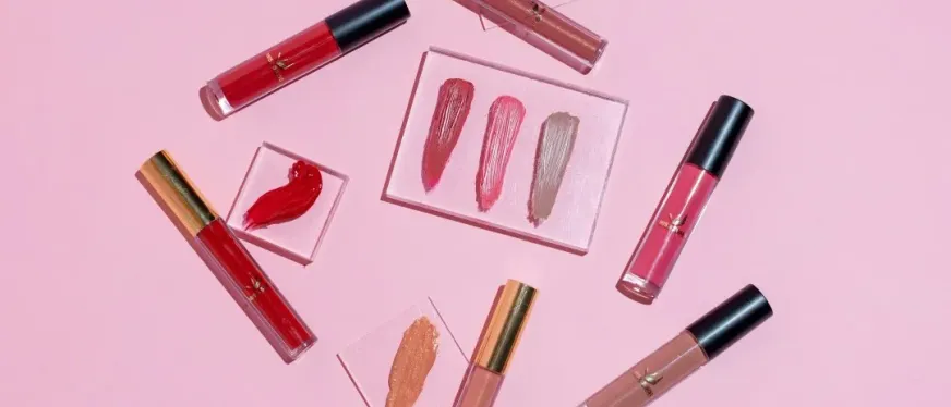 90后全女创始团队如何把5美元口红变成“印钞机”?