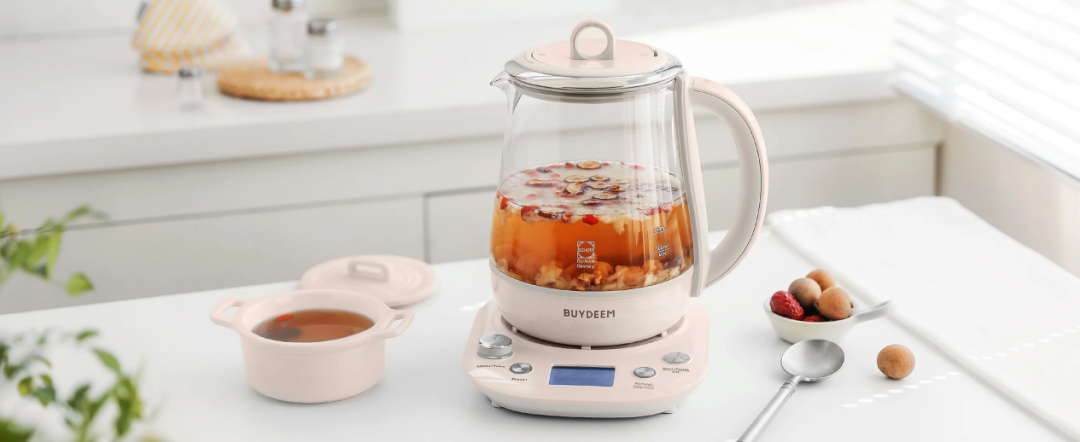 “叛逆”的深圳富二代，靠什么年入近10亿？