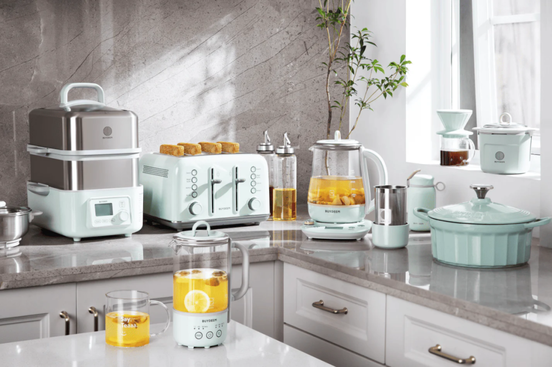 “叛逆”的深圳富二代，靠什么年入近10亿？