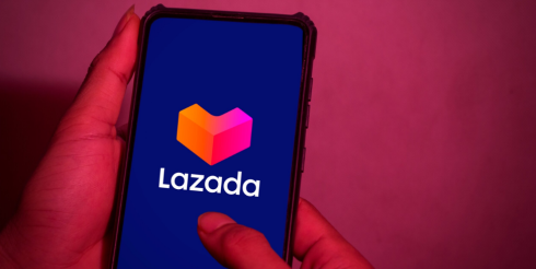 东南亚站点政策密集落地：Lazada泰国开放97个美妆类目直邮，Shopee新加坡管起预购，合规整治同步开刀