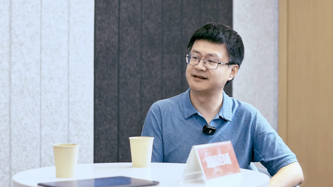 图片 对话韩晟:AI大爆发,一人公司如何实现百万美金营收?