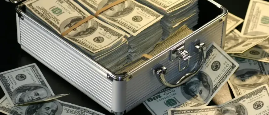 豪掷10亿、超长假期，大卖年终杀疯了