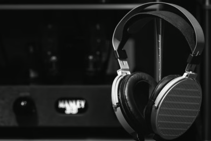 成都二次元耳机，凭16项大奖火遍海外