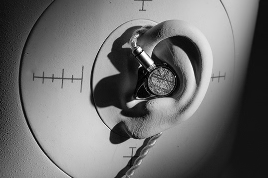 成都二次元耳机，凭16项大奖火遍海外