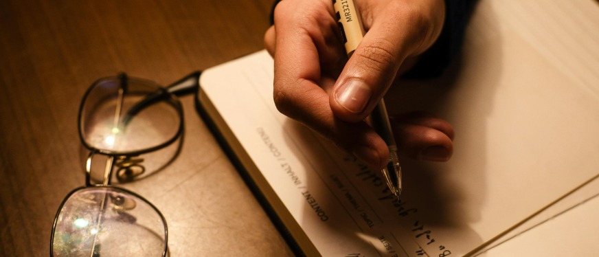 特朗普关税核按钮引爆!中国跨境卖家如何绝地求生?