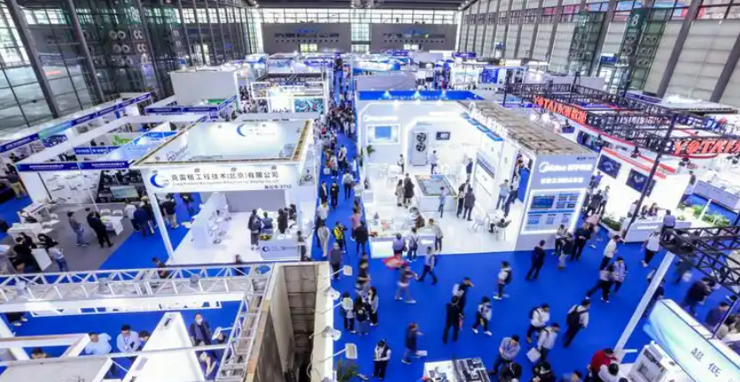 东南亚展会主通道展位比角落贵30%！值得溢价预订吗？内行人算清这笔账