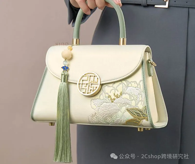 中国非遗火了，把刺绣做成轻奢单品，价格直接翻10倍！