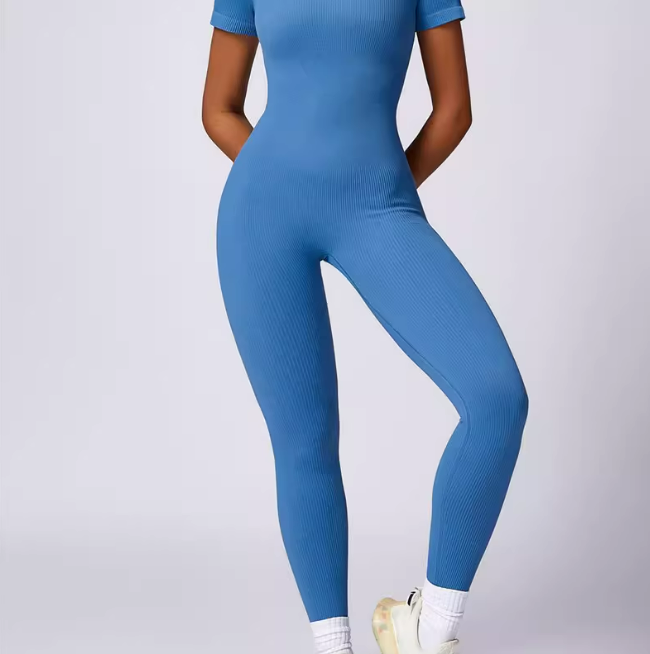 运动螺纹无缝连体衣，两个月从 0 单冲到 1 万单的出海传奇！