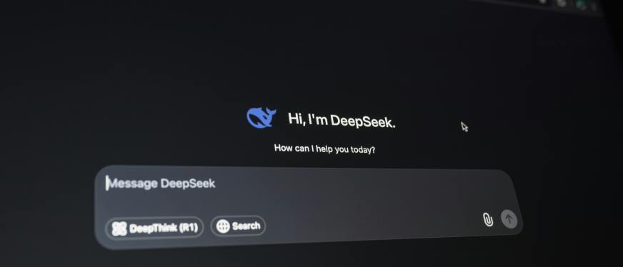 DeepSeek老是宕机?2个神秘入口完美解决!
