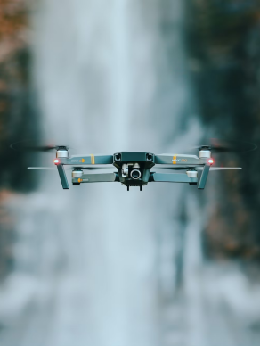 一天蒸发50亿，深圳两大巨头反目