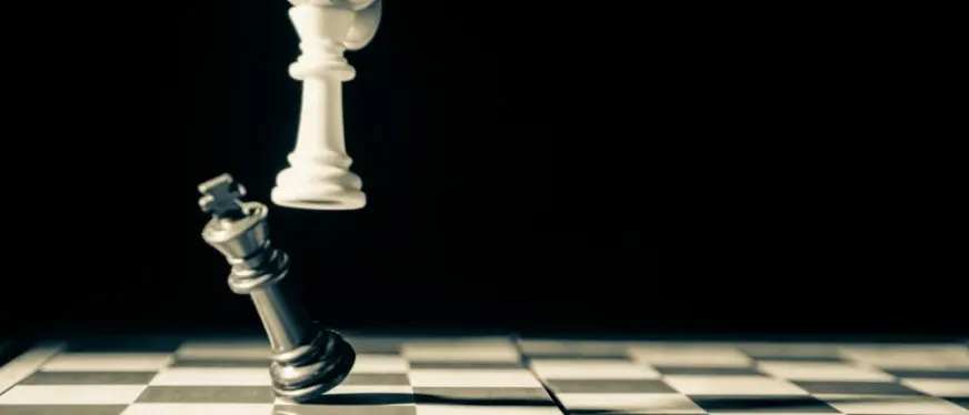 一天蒸发50亿，深圳两大巨头反目