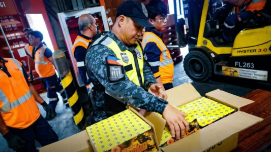 马尼拉港查获千万比索走私烟花，伪报品名出口菲律宾风险警示