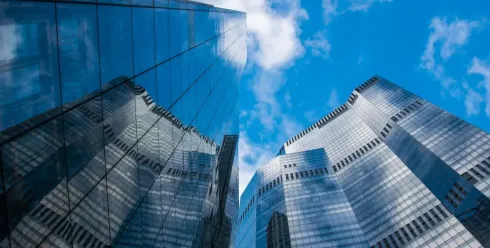 一年少赚30亿，深圳跨境巨头逆势上市