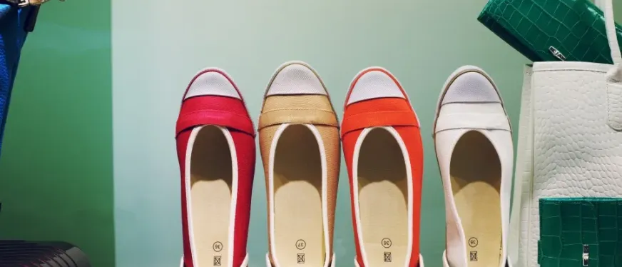 6个塑料瓶做出来的鞋，一双至少卖1万