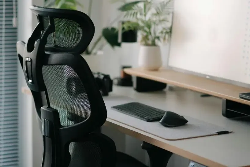 从800万到3.6亿,这把深圳椅子如何卷赢全球职场人?